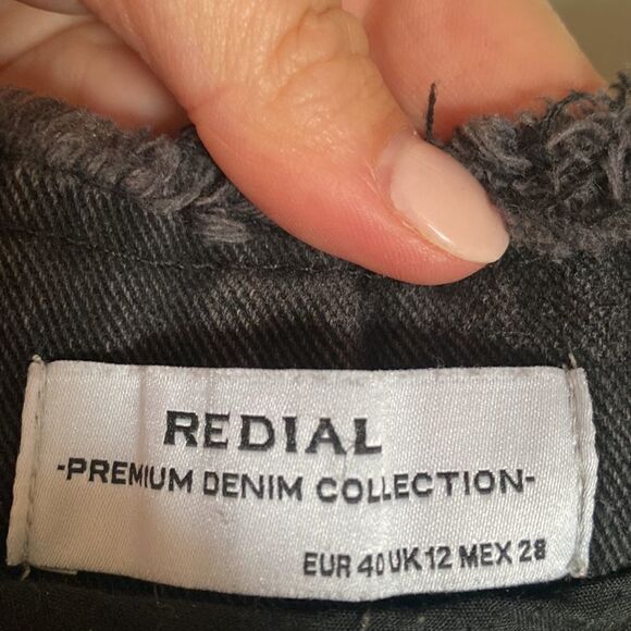 REDIAL- Paper-bag waisted raw hem cut-off jeans- faded black/grey- Size 12 - Picture 10 of 11